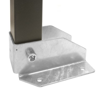 Pilona abatible metálica cuadrada con base y cierre seguridad