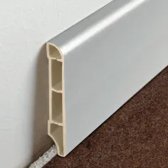 Rodapie de vinilo expandido acabado madera 2