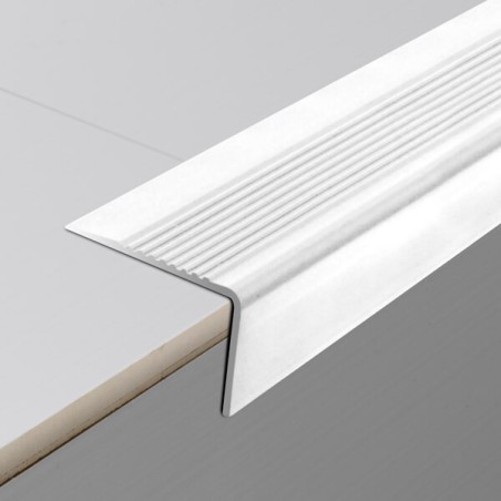 Borde de peldaños en PVC amarillo antideslizante sobrepuesto