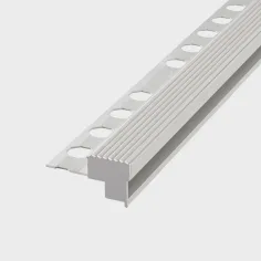 c - Perfiles para peldaños en aluminio para luz LED 2