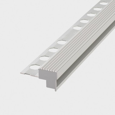 c - Perfiles para peldaños en aluminio para luz LED